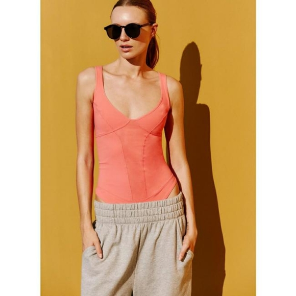 🆕️FP Movement Heart of Gold Bodysuit - Picture 3 of 3